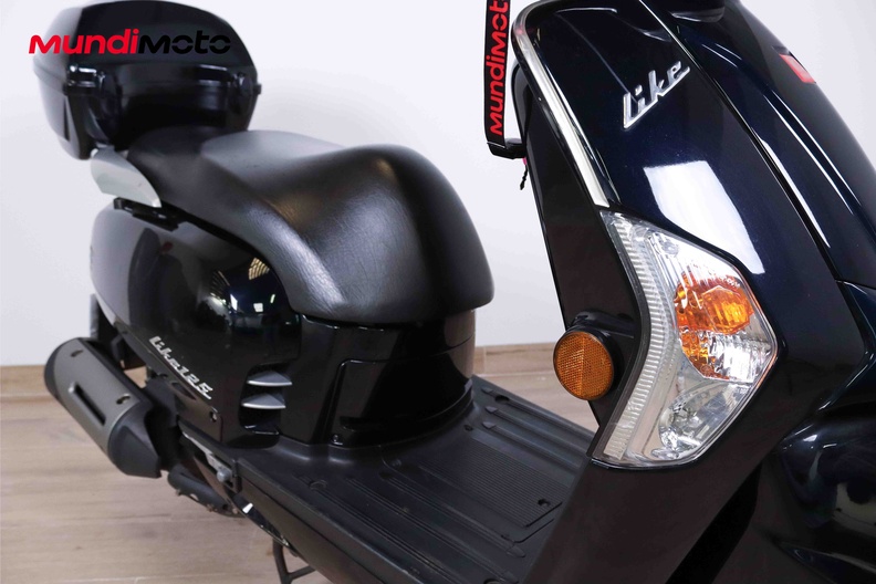 Motorbike image 9