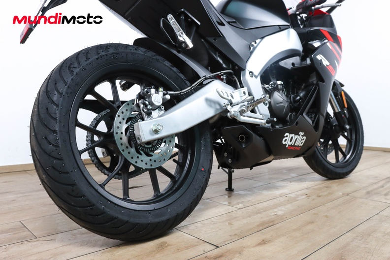 Motorbike image 3