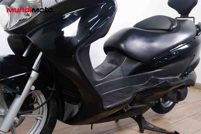 Motorbike image 9